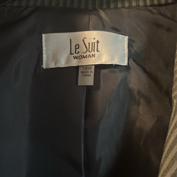 Le Suit women’s - Picture 3 of 3
